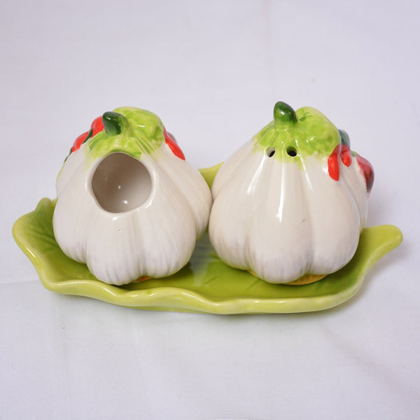 Garlic Style Ceramic Salt & Pepper Shaker With Ceramic Tray (BFJ)