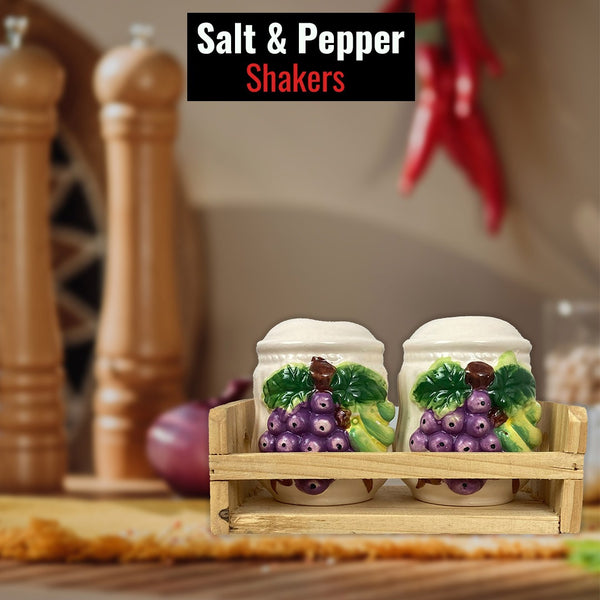 Salt & Pepper Shaker with Bamboo Placement tray / Spice Container